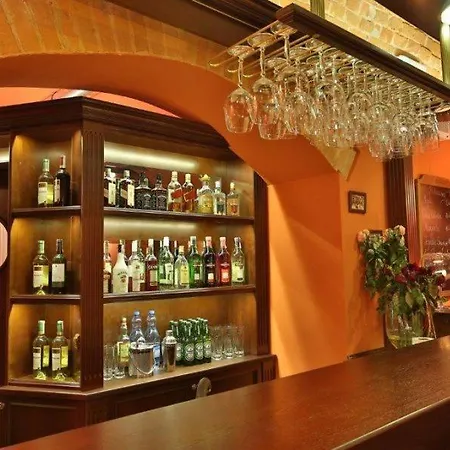 Rynek 6 Retro Pub & Hostal *