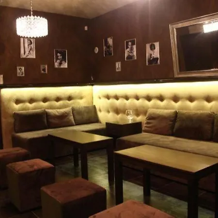 Rynek 6 Retro Pub&hostel * Radom