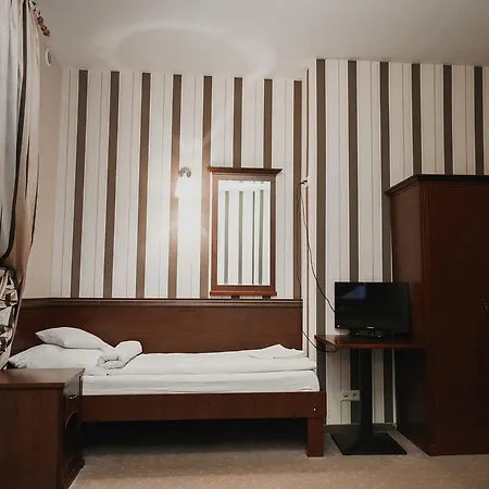 Rynek 6 Retro Pub&hostel *