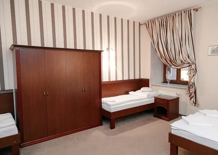 Хостел Rynek 6 Retro Pub &